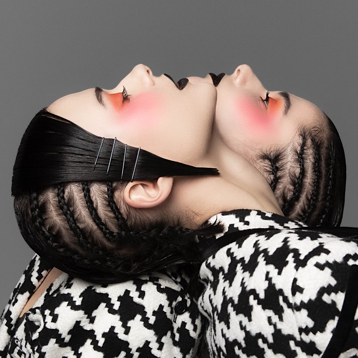 BLOOM TWINS
