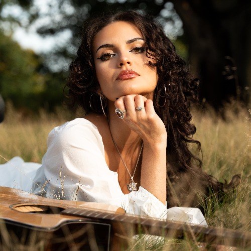 Amber Saqladi